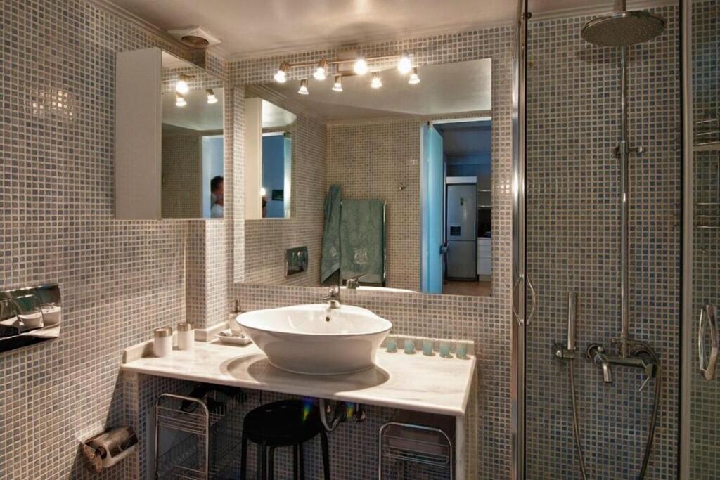 Acropolis Luxury Apartment With Balcony Atenas Exterior foto